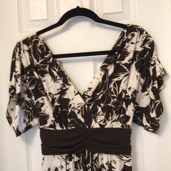 Women’s dress - Picture 3 of 5